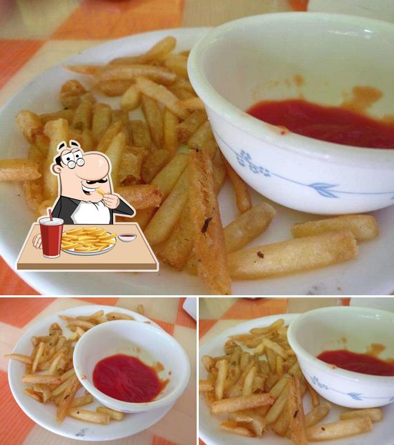 Try out finger chips at Executive Tamanna Hotel