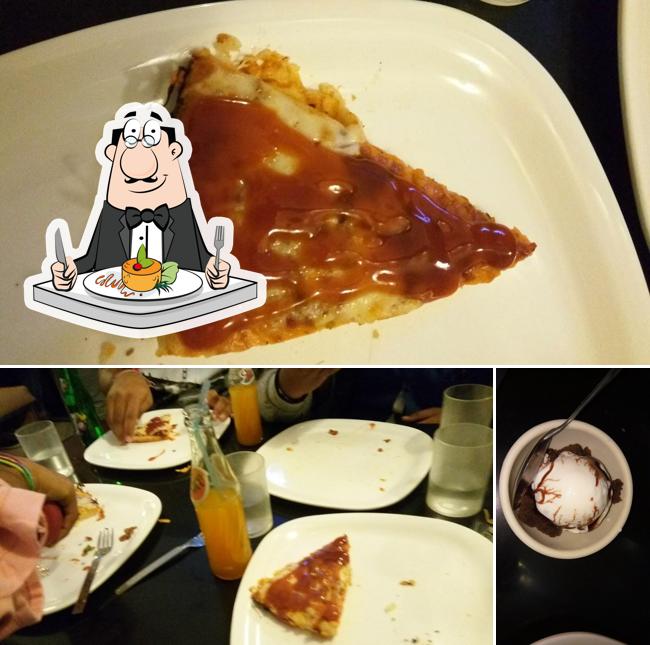 Food at Viram Restaurant / Pizza village