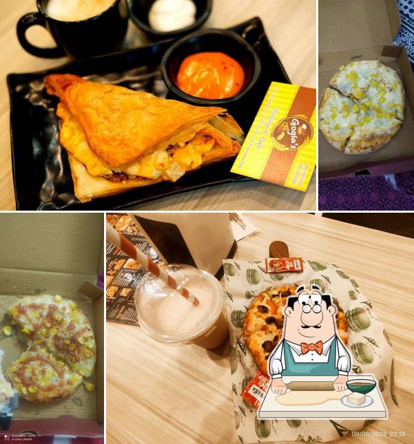 Samosa at Gogia's bakery and cafe