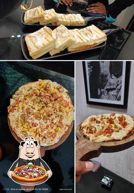 Order pizza at Louie's cafe