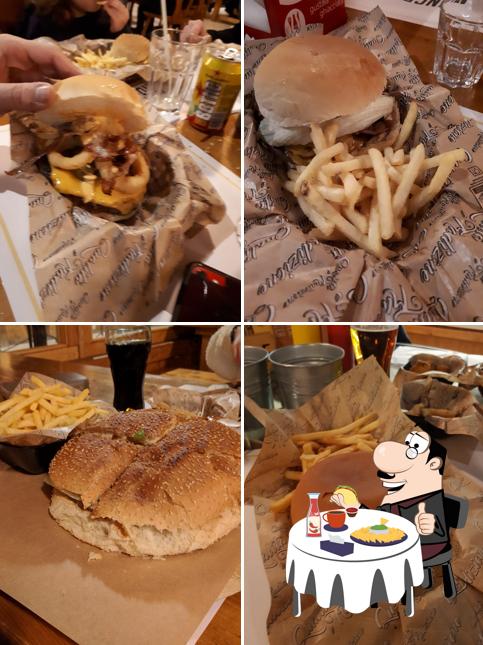 Prova un hamburger a Hunger Burger