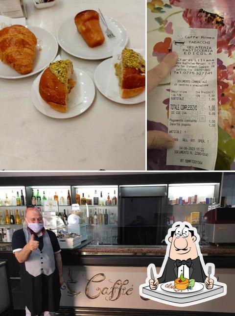 La cibo e bancone da bar del ristorante