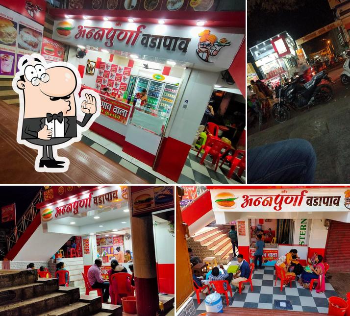 Here's a pic of Annapurna Vadapav