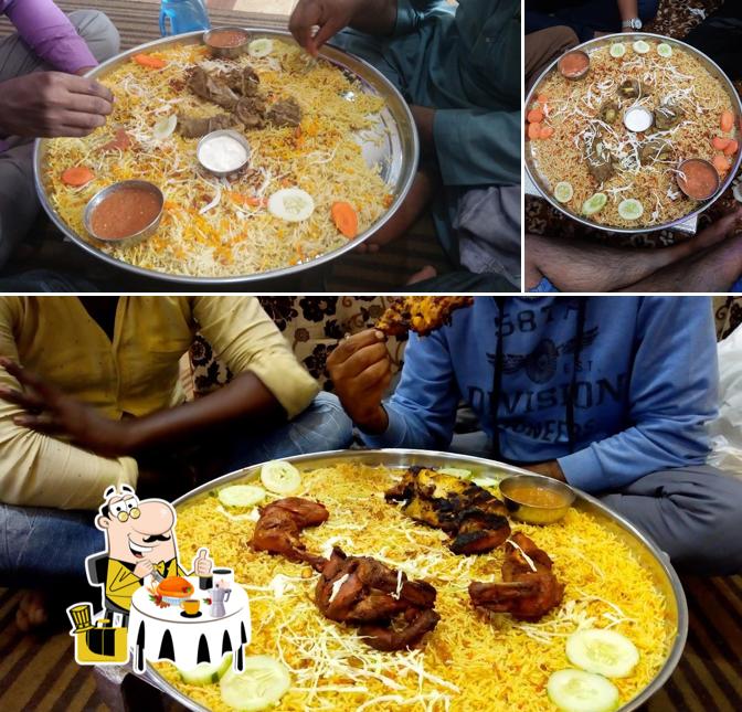 Food at Zaatar Mandi