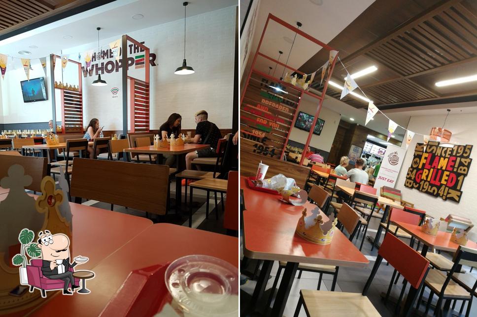 Dai un'occhiata agli interni di Burger King