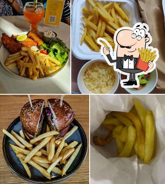 Taste finger chips at C'est La Vie World Food Cafe - Worldmark