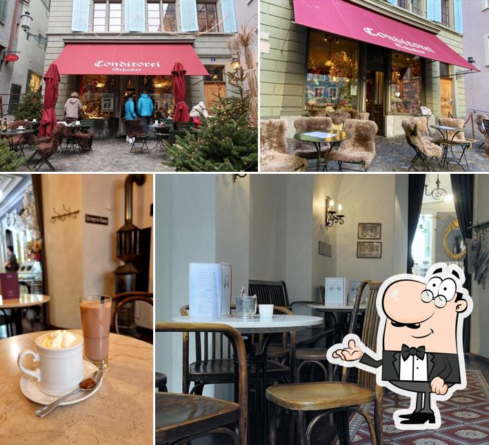 Siediti a un tavolo di Café & Conditorei 1842