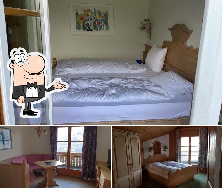 Siediti a un tavolo di Ferien- & Seminarhotel Bellevue, Seelisberg