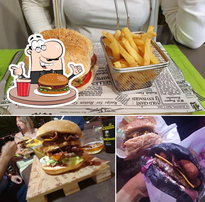 Gli hamburger di New smile ristorante pizzeria potranno soddisfare i gusti di molti