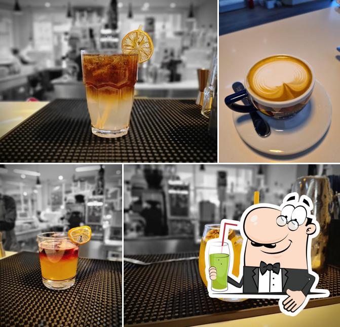 Goditi un drink a Bar Food Mec Gregory