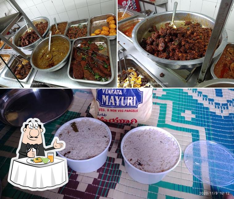 Food at Mayuri Food Zone
