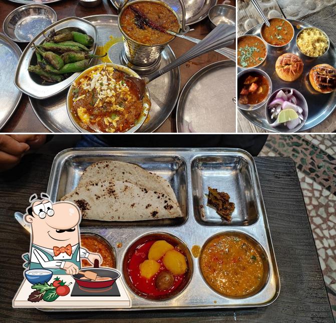 Chicken curry at Shri Krishna Bhojanalaya