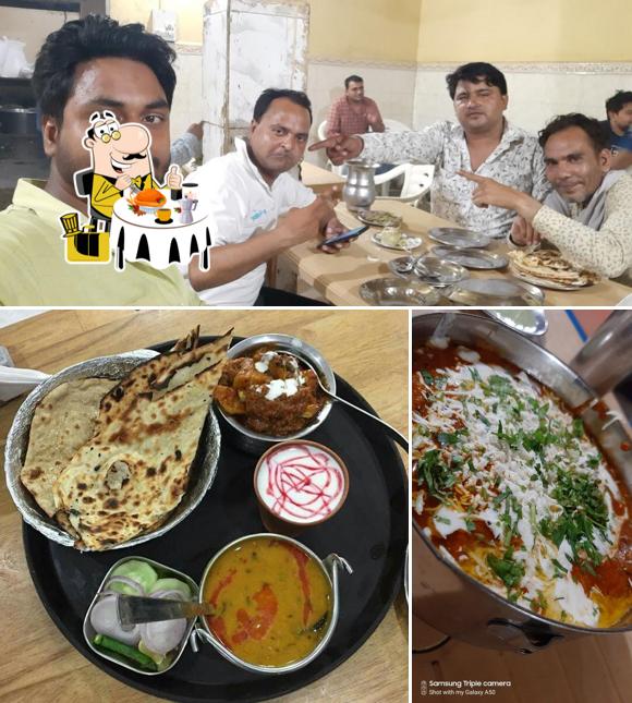 Food at Taj Mahal Dhaba Chicken Corner