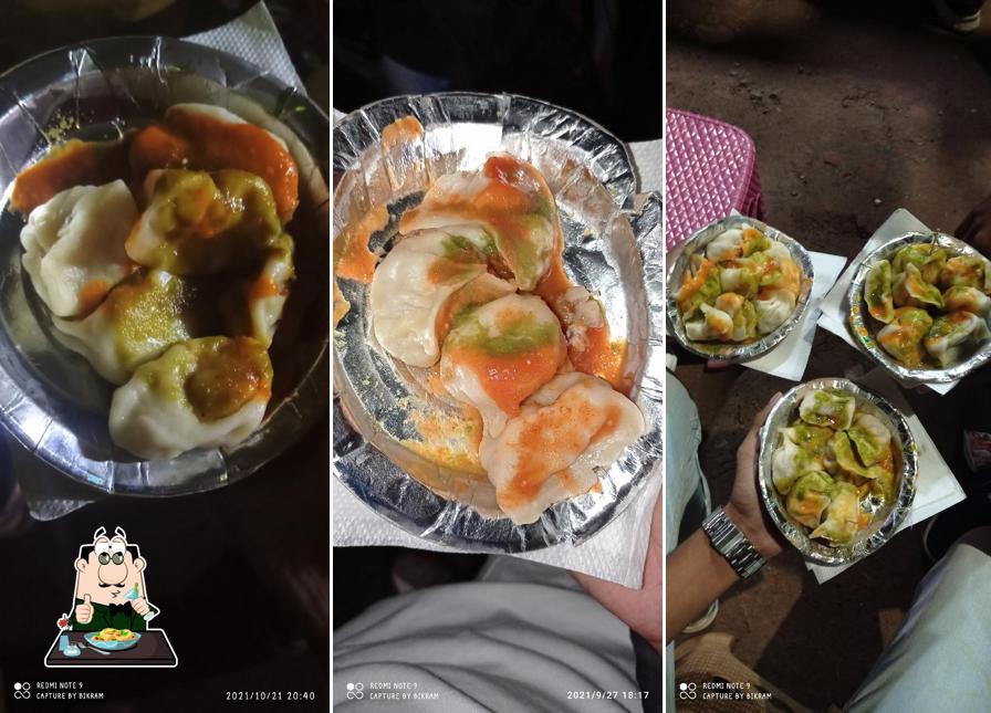 Food at Subhash Momo Stall