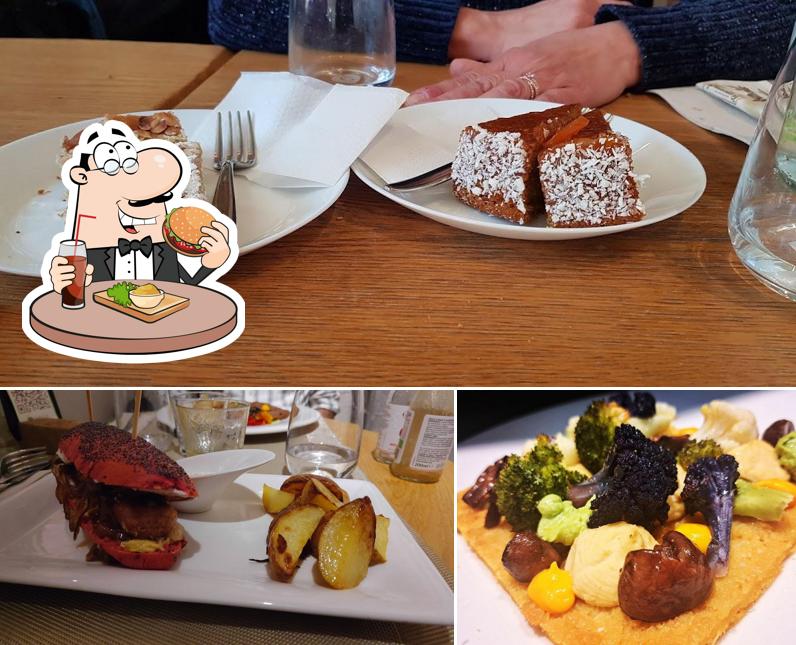 Ordina un hamburger a Essenza Love Natural Food