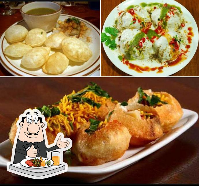 Food at Manohar Chat