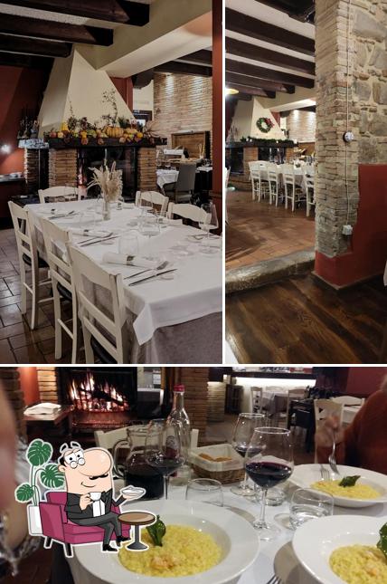 Gli interni di Osteria del Borgo
