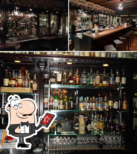 Gli esterni di Casa Colonial Bar & Avo Lounge