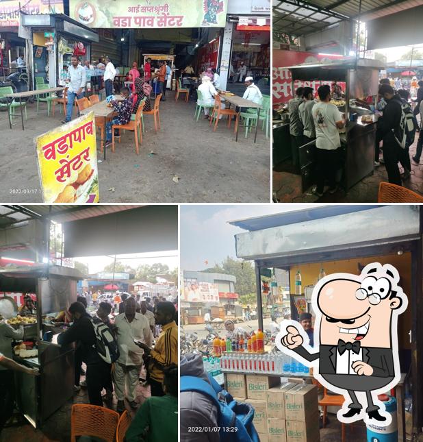 The interior of Aai Saptshrungi Vadapav centre
