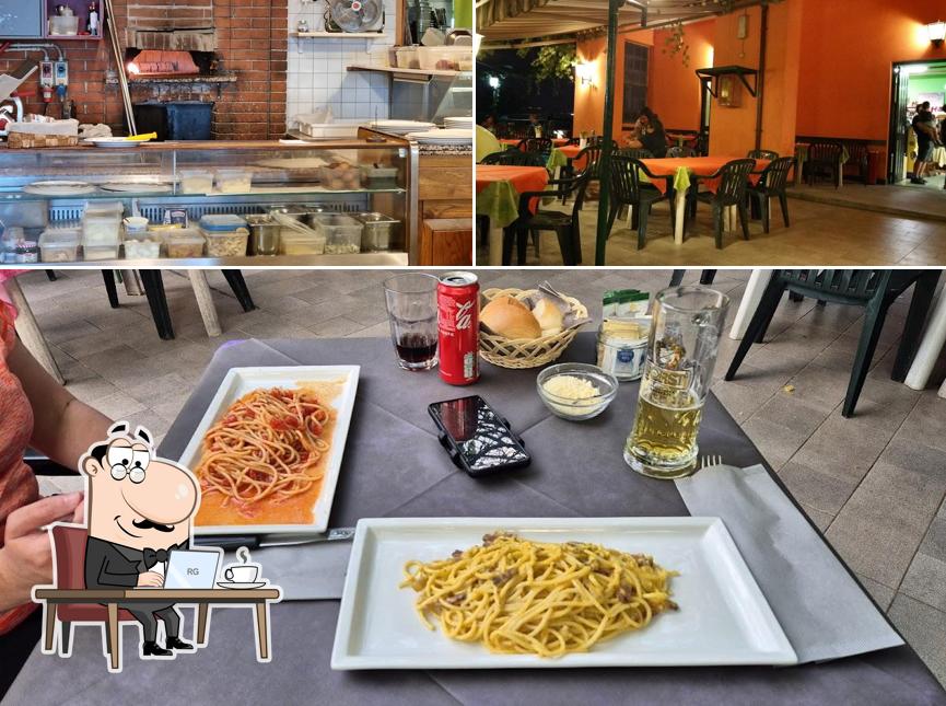 Gli interni di Alla Tappa Pizzeria Trattoria