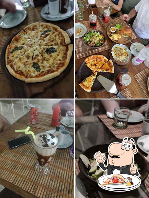 Try out pizza at Bagan : Poolside Cafe