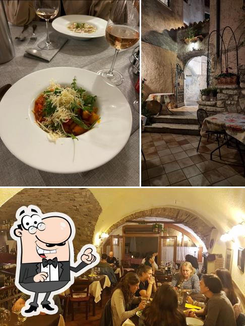 Dai un'occhiata agli interni di Trattoria Da Angelo