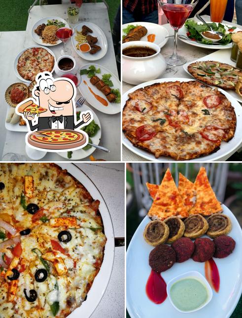 At Laskka Love of Jaipur, you can enjoy pizza