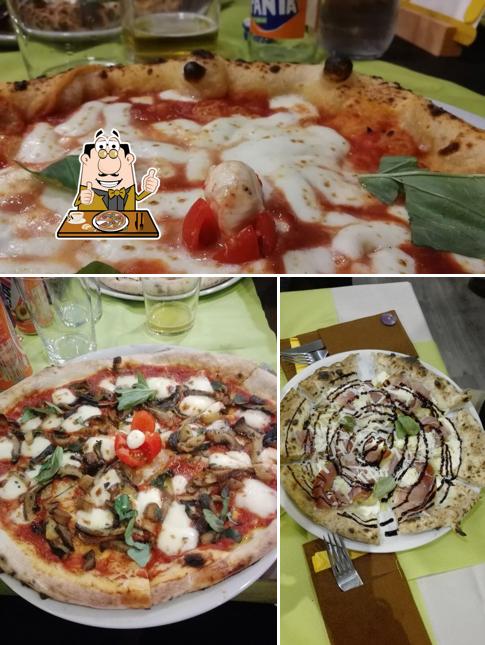 Ordina una pizza a Orion Caffetteria Lounge Bar