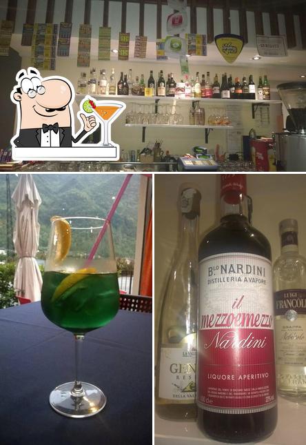 Goditi un drink dal menu