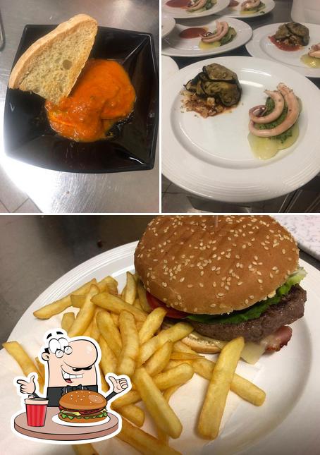 Prova un hamburger a U Bar de S.Ermo