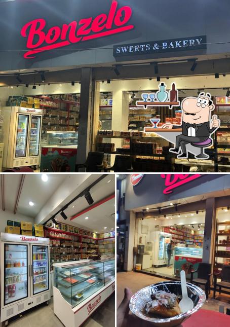 The interior of Bonzelo - bakery