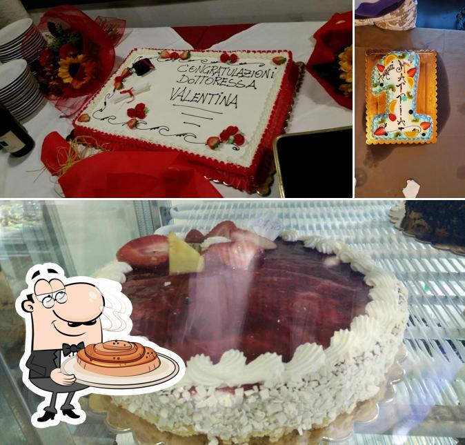 Vedi la foto di Pasticceria Russo Genova