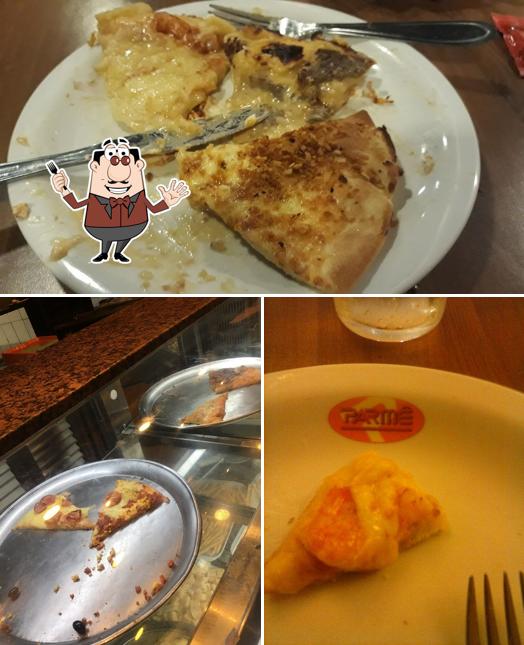 Comida em Pizzaria Parmê