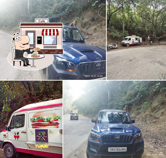 Check out how Aahar Food Van looks outside