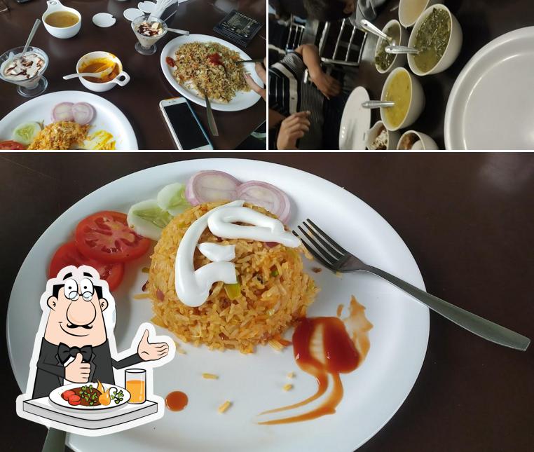 Meals at DamDam Dining