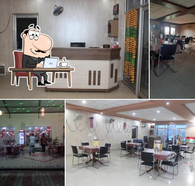 Take a seat at one of the tables at Jaggi Dhaba