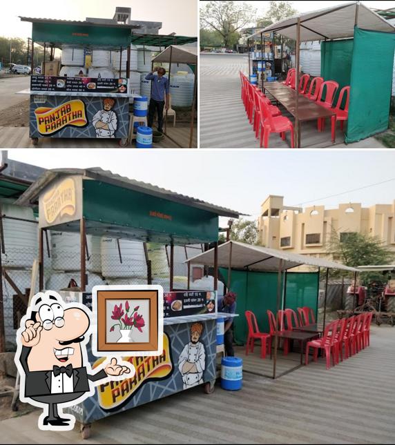 The interior of Apna Punjab Paratha