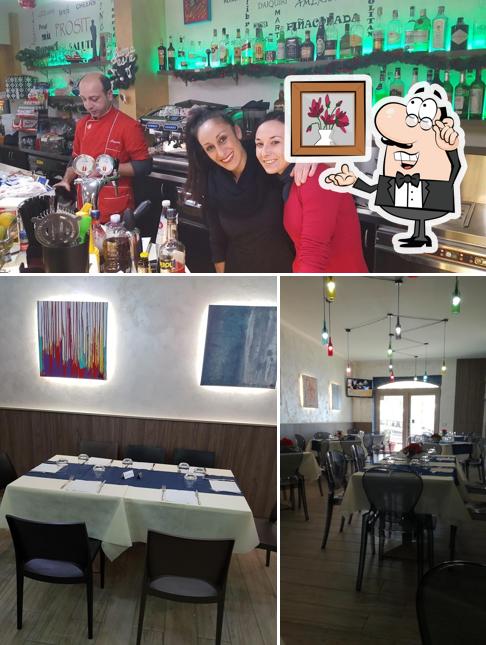 Guarda la foto che presenta la interni e bancone da bar di Prosit di Linda & Mimmo