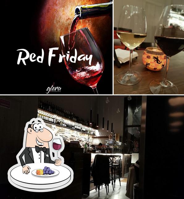 Ordina un bicchiere di vino a Glera