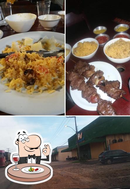 O Espetinho Gigante se destaca pelo comida e exterior