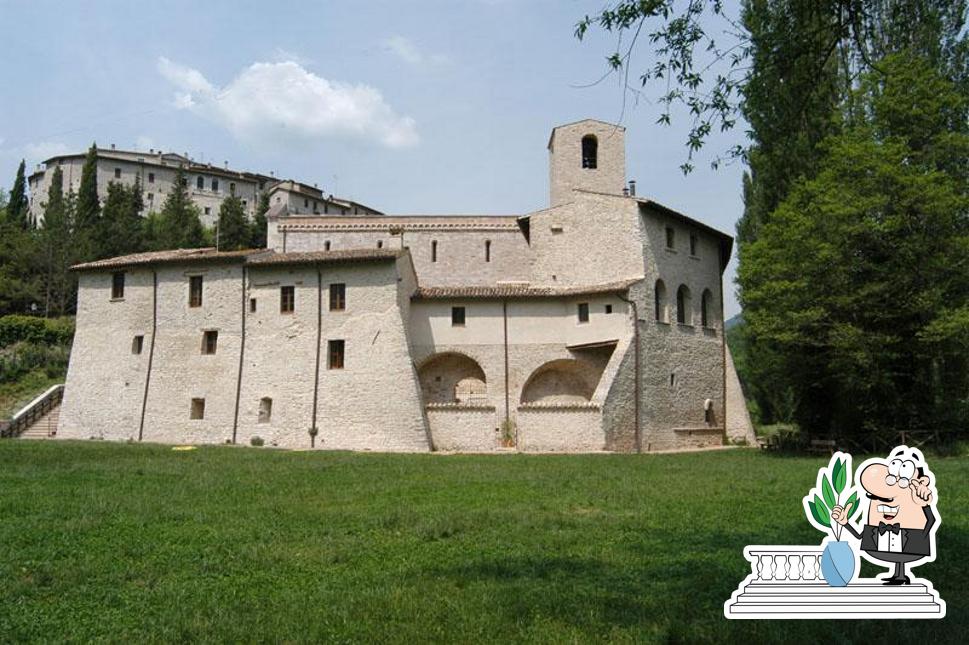 Guarda gli esterni di Cantina San Felice