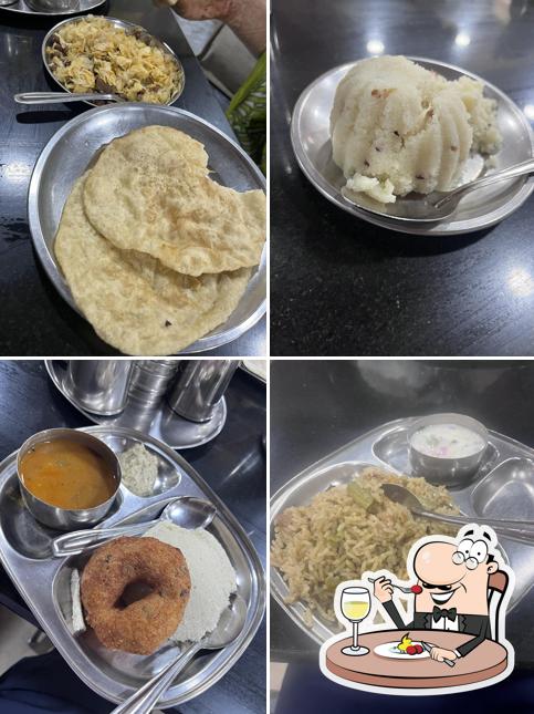 Food at Vishnu Vilas Hotel