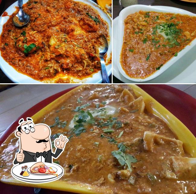 At R.K. Omlet Centre, you can taste pizza