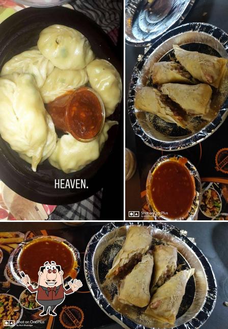 Food at V R Foodiez