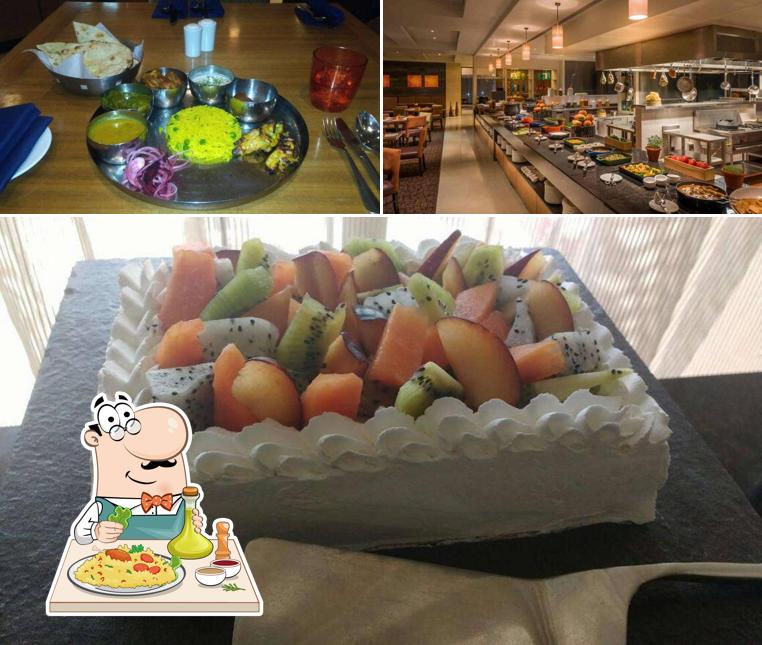 Food at 24/7 Gallery Cafe - Hyatt Place