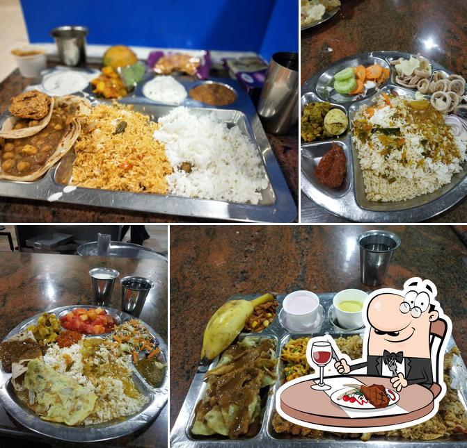 Try out meat dishes at Hyundai Canteen 3