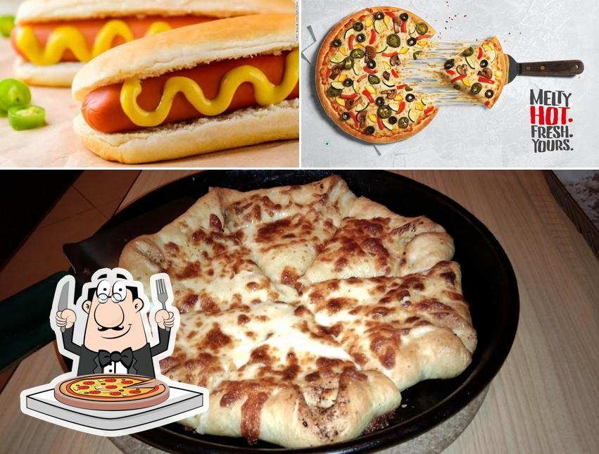 Order different variants of pizza Order different variants of pizza