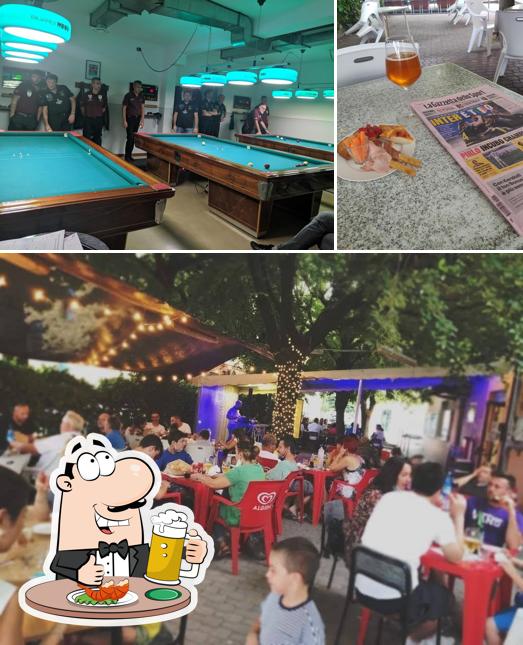 Puoi goderti un rinfrescante bicchiere di birra chiara o scura