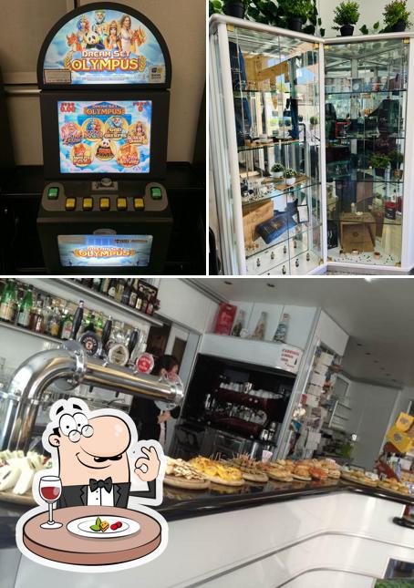 Cibo al Bar Tasso di Hu Baojiao
