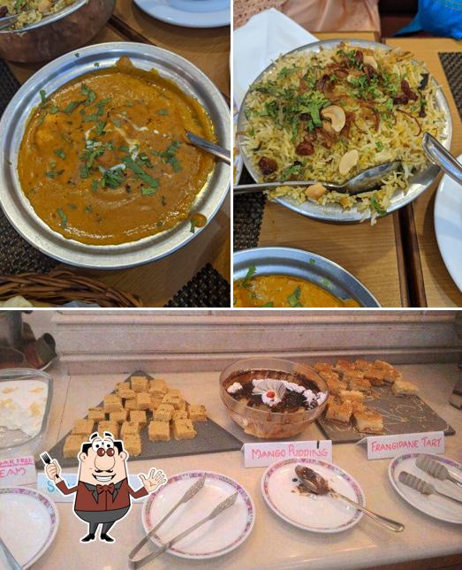 Food at Cafe Royale Abad Atrium